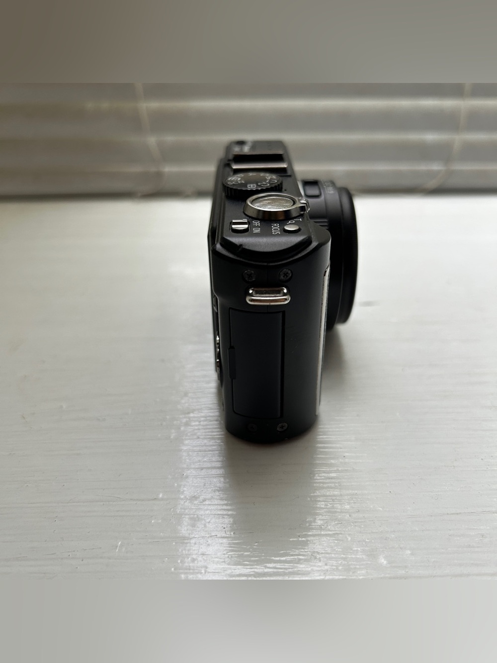 Panasonic LUMIX DMC-LX3 Compact Digital Camera - Black - Picture 6 of 10